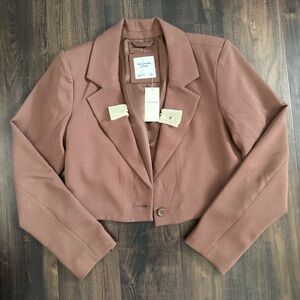 NWT Abercrombie & Fitch cropped blazer